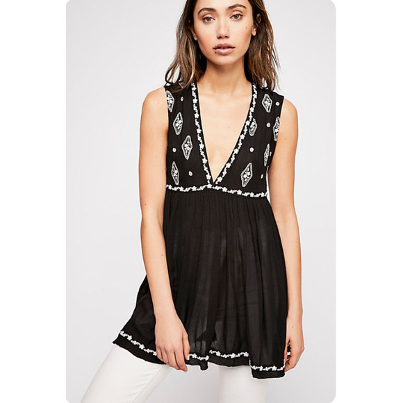 Free People Tops - Free People Embroidered Top Sleeveless Diamond Vneck Black White M